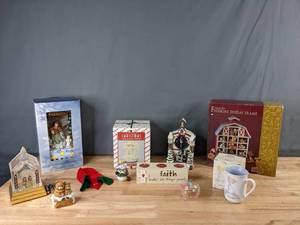 lot 294 image: Christian and Animal Themed Figurines - Q