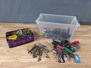 lot 303 image: Miscellaneous Key Collection - B