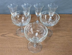 lot 320 image: Vintage Etched Wine Glasses & Flutes - V