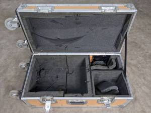 lot 385 image: Anvil Cases, Large Rolling Anvil Case - V