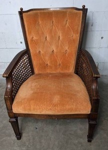 lot 387 image: Vintage Padded Armchair - V