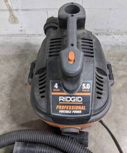 lot 390 image: Rigid Professional 4 Gallon Portable WetDry Vac - V