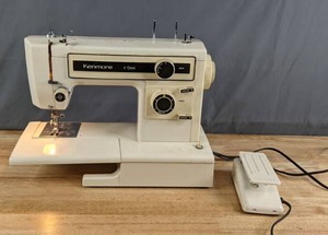 lot 366 image: Vintage Kenmore 4 Stitch Sewing Machine  - Q