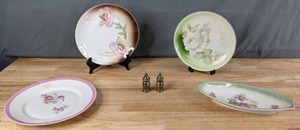 lot 422 image: Set of (4) Porcelain Decorative Dishes, Salt & Pepper Set - N