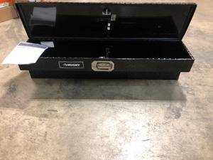 Husky 46.8 in. x 15.7 in. x 13.3 in. Aluminum Low Side Truck Box (good condition) review all pictures