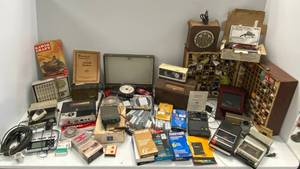 Huge group of vintage electronics