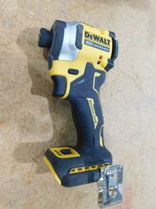 DEWALT ATOMIC 20-Volt MAX Cordless Brushless Compact 14 in. Impact Driver (Tool-Only)