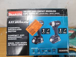 Makita 18-Volt LXT Sub-Compact Lithium-Ion Brushless Cordless 2-piece Combo Kit (Driver-DrillImpact Driver) 1.5Ah