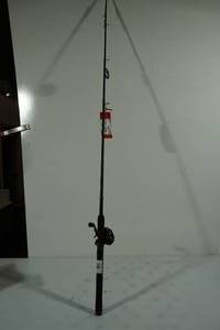 lot 49 image: Shakespeare Ugly Stick Baitcasting Fishing RodReel Combo - BROKEN Rod