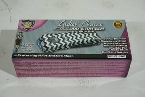 lot 40 image: NEW Street Wise Ladies Choice 21,000,000 Stun Gun with Alarm - Black