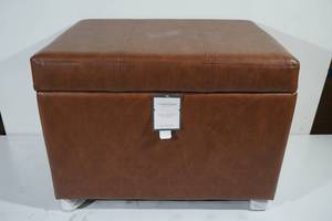lot 22 image: Threshold Essex Storage Ottoman