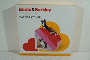 lot 99 image: NEW Boots and Barkley Cat Scratcher