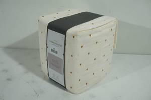 lot 105 image: NEW Threshold Flannel Sheet Set - Full