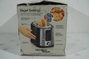 lot 86 image: Hamilton Beach Extra Wide Two Slot Toaster