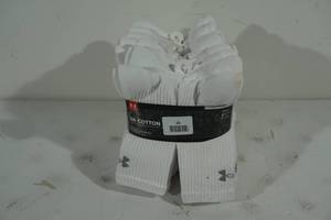 lot 26 image: NEW Under Armour Cotton Crew Socks - Large
