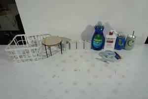 lot 180 image: Candles, Lotion, Travel Mugs