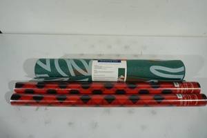 lot 185 image: NEW Wrapping Paper and Exercise Mat