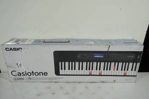 lot 129 image: Casio Casiotone LK-S450 Key Lighting Keyboard