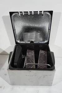 lot 131 image: Presto ProFry Dual Deep Fryer