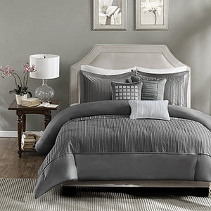 lot 23 image: Madison Park Curtis 7 Piece Comforter Set - King