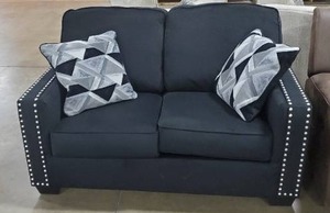 lot 129 image: Ashley Furniture - Gleston Loveseat in Onyx