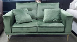 lot 131 image: Ashley Furniture - Macleary RTA Loveseat