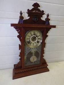 lot 2 image: Vintage Waterbury Clock Co. Clock