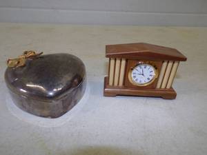 lot 13 image: Jewelry Box and Small Clock