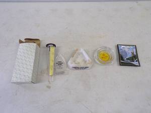 lot 19 image: Vintage Advertising Items