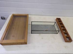 lot 40 image: 2 Display Cases and wooden Shelf