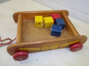 lot 42 image: Vintage Playschool Block Trailer