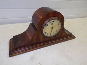 lot 56 image: Vintage Gilbert Table Clock