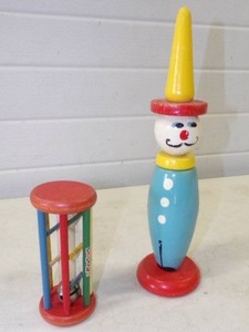 lot 65 image: Pair of vintage Toys
