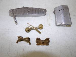 lot 69 image: US Military Knife, Lighter and Pins