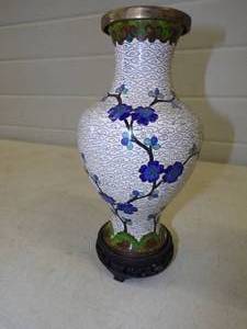 lot 129 image: Vintage Ornate Vase