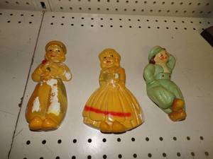 lot 77 image: Vintage Chalk  Wall Dcor