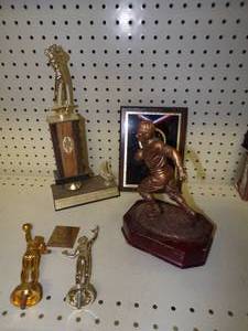 lot 78 image: Vintage Trophies and Trophy parts with Plaque