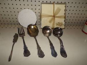 lot 88 image: Vintage Spoons and Napkins