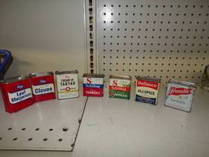lot 92 image: Vintage Tins