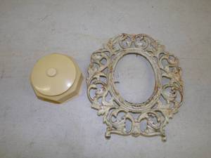 lot 104 image: Cast Iron Picture frame and jewelry box