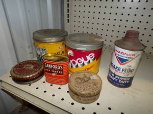 lot 115 image: Vintage Tins