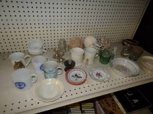 lot 131 image: Assorted Glass ware