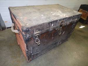 lot 133 image: Antique Steamer Trunk