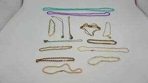 lot 62 image: Different Kinds Of Costume Necklaces