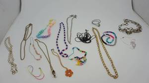 lot 74 image: Sixteen Miscellaneous Necklaces