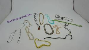 lot 79 image: Many Different Colors & Styles Of Necklaces