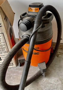 lot 64 image: ShopVac WetDry Vac with Portable Blower