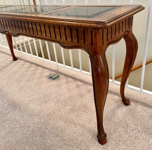 lot 43 image: Stunning Glass Top Sofa Table