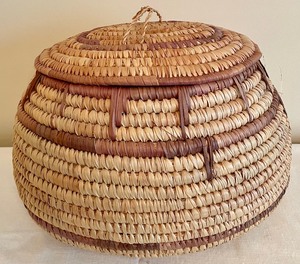 lot 46 image: Lidded Basket from Nigeria