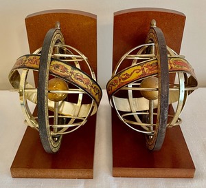 lot 41 image: Pair of Beautiful Bookends